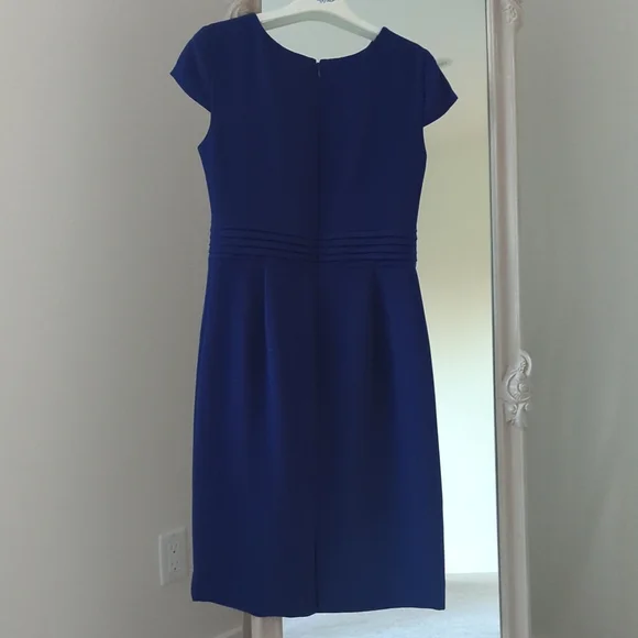 Ladies Dress - Picture 5 of 5